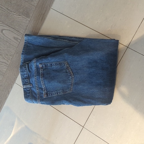 Old Navy Blue Relaxed Jeans with Classic Style - Size 38 X 30 Great Condition - Picture 4 of 4